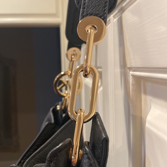 New with tag black leather Michael Kors hobo shoulder bag. - Picture 3 of 9